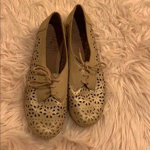 Lucky Brand Gold Rounded Oxfords
